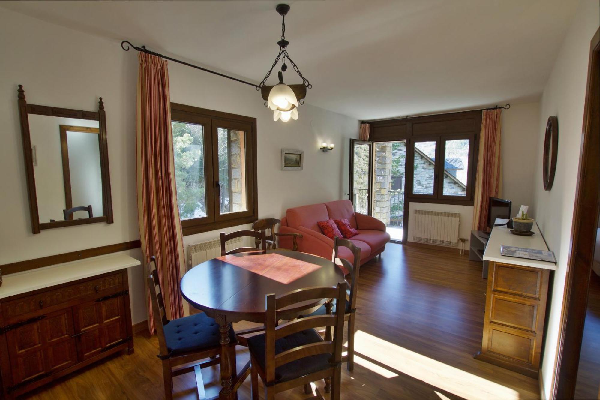 Apartaments La Peguera Bohí Buitenkant foto