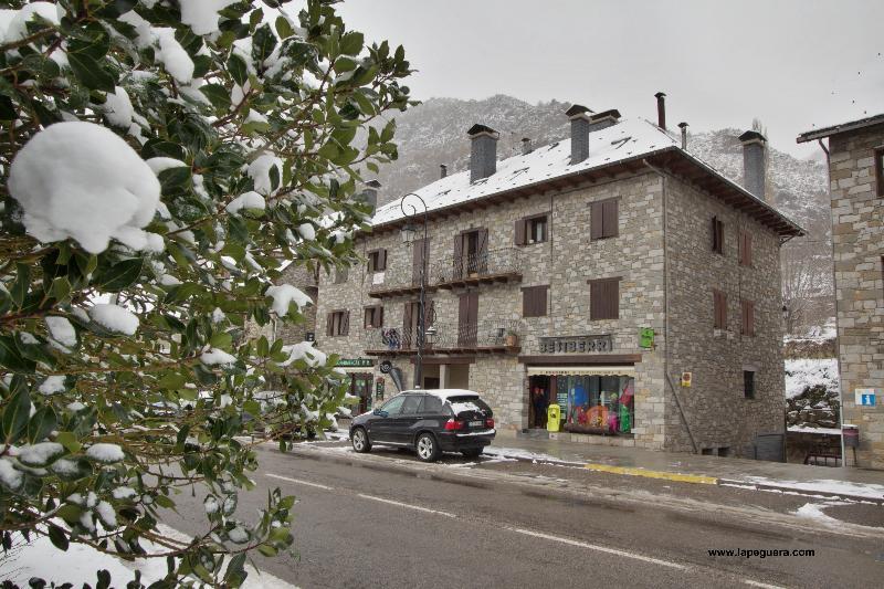 Apartaments La Peguera Bohí Buitenkant foto